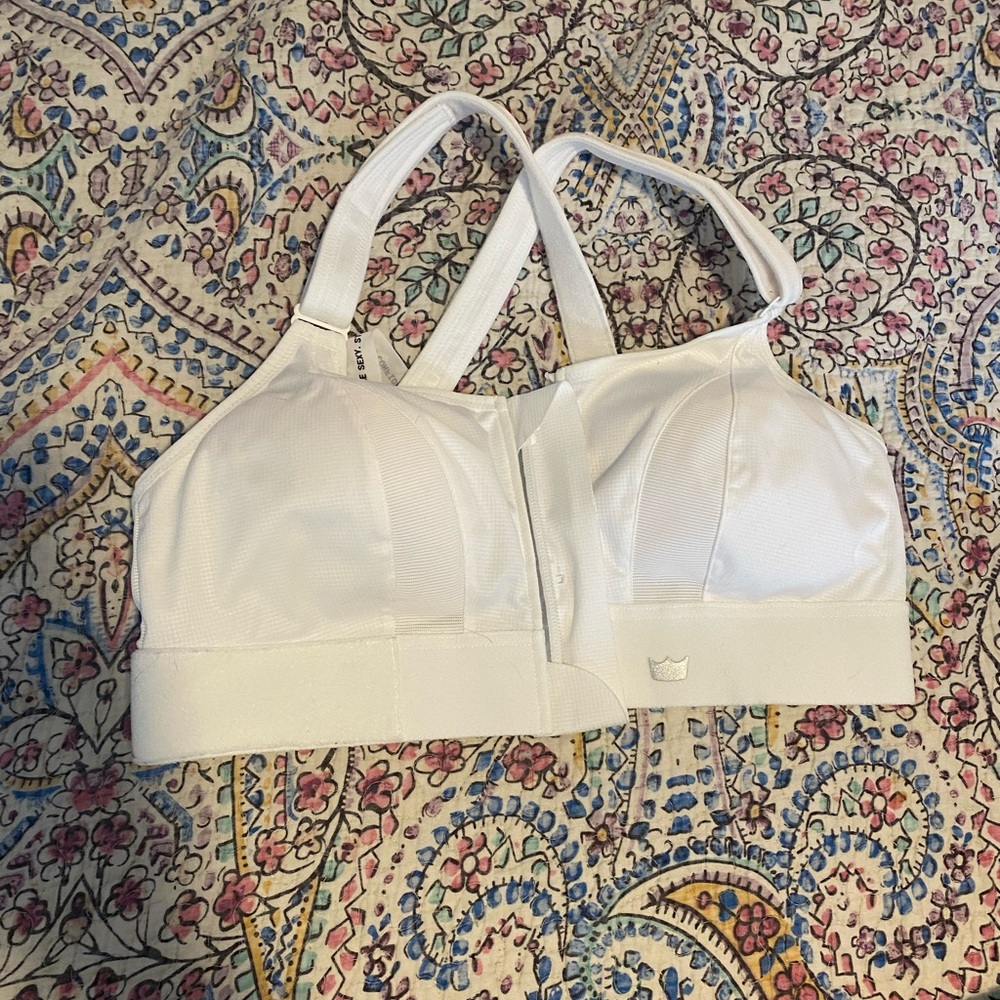 Shefit ultimate sports bra white luxe